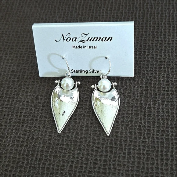 Noa Zuman Inverted Teardrop💧 With Freshwater Pearl Earrings - Picture 11 of 16